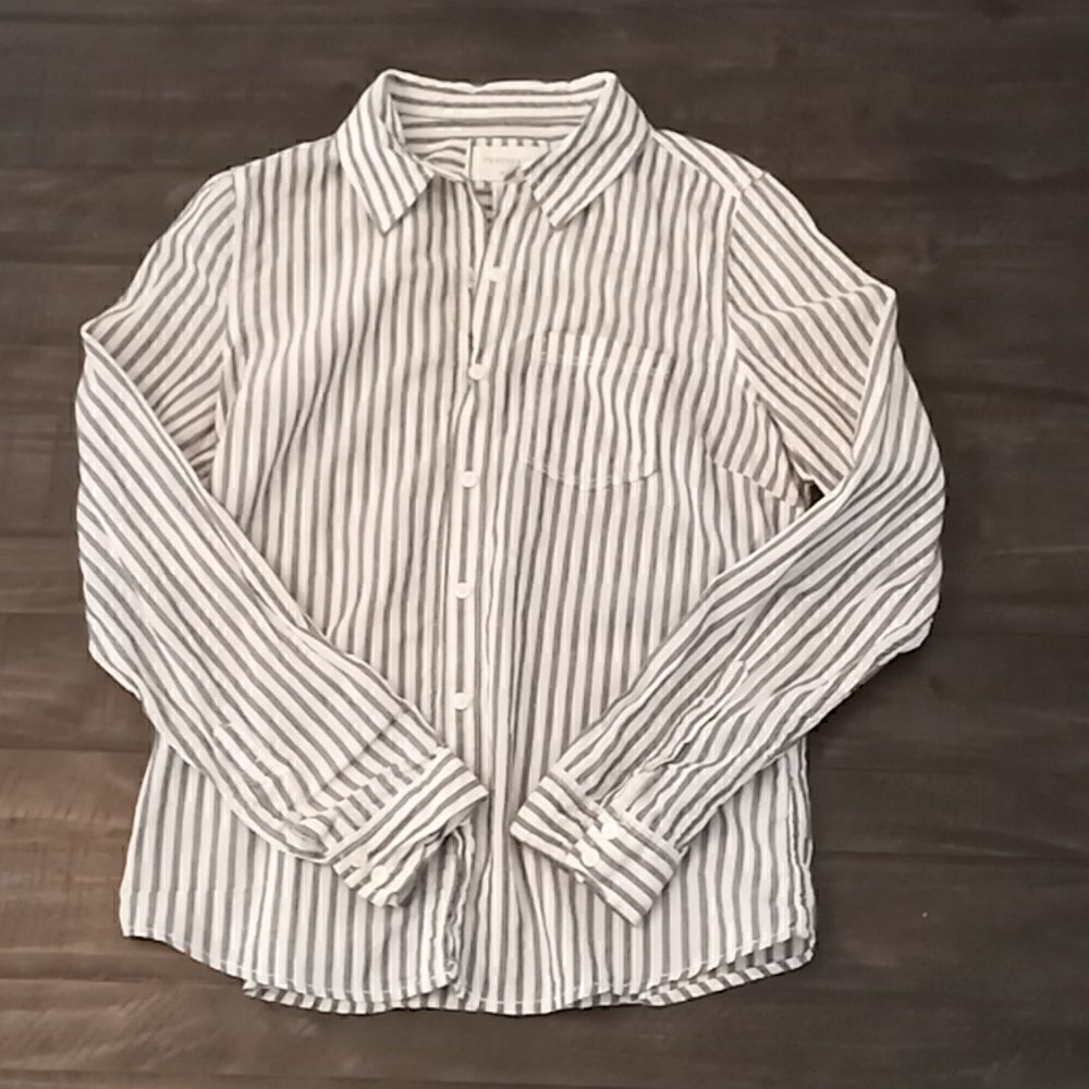 Forever 21 women's button down shirt